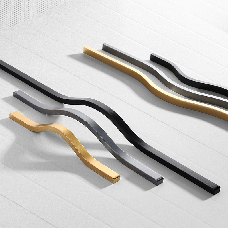 Curved Spring Bar - Manijas de gabinete de oro cepillado